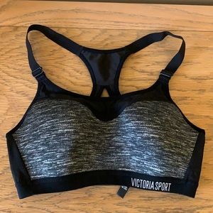 Victoria sport sports bra